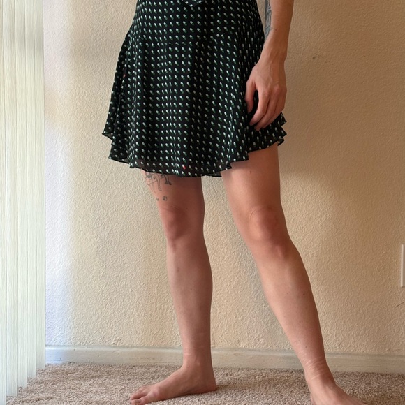 A.L.C adorable printed belted mini skirt!! Sz 6 - Picture 5 of 13